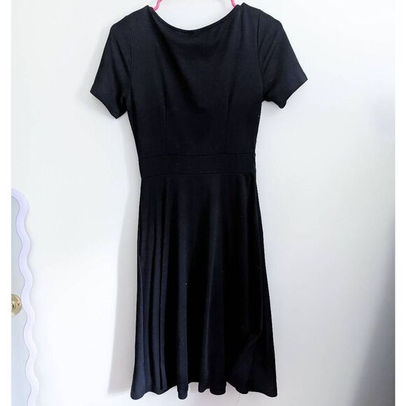 Black Cotton A-Line Dress with Pockets and Lace Trim - Picture 4 of 6